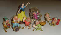 SnowWhiteOrnamentSet.jpg (73326 bytes)