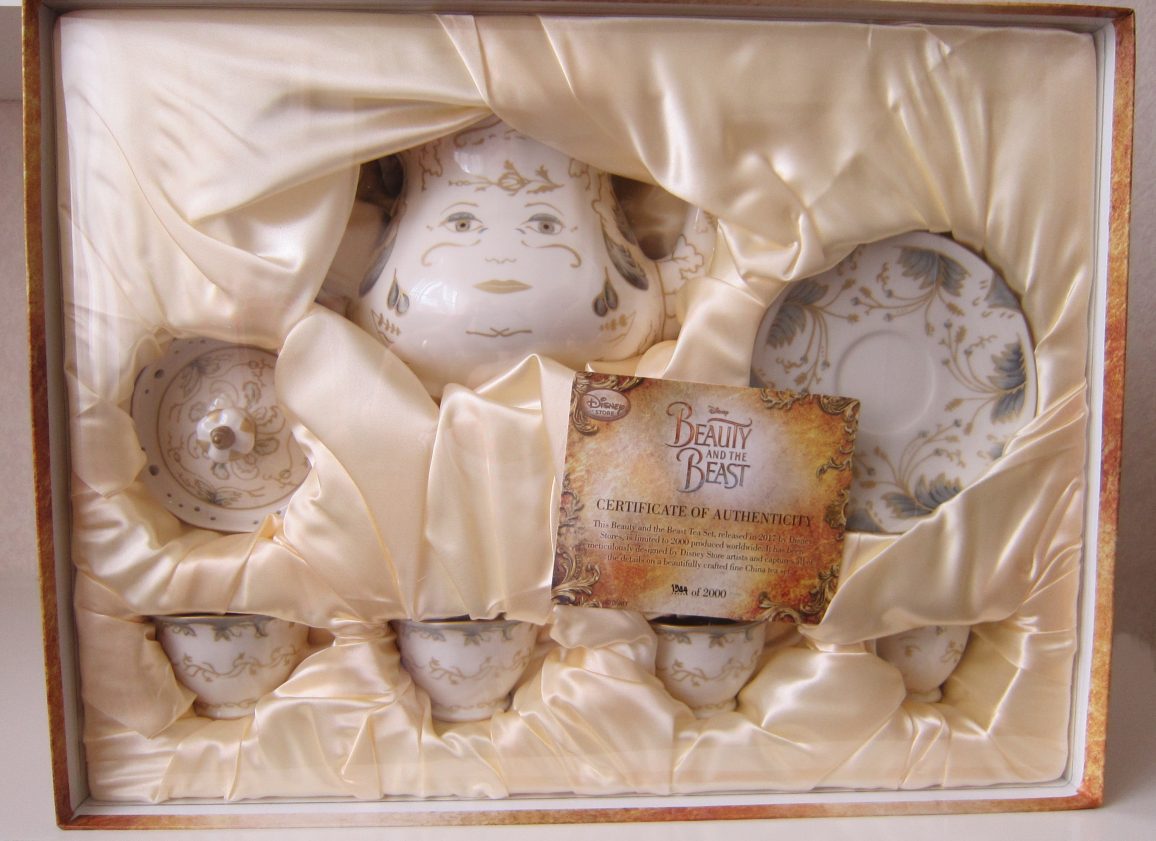 Beauty and the Beast- Limited Edition set Mrs Potts en Chip
