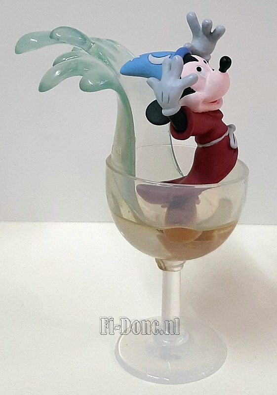 Mickey Mouse in glas - Klik op de afbeelding om het venster te sluiten