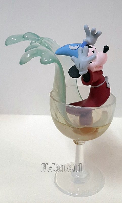 Mickey Mouse in glas - Klik op de afbeelding om het venster te sluiten
