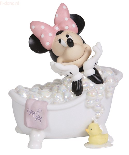 Minnie In Bathtub