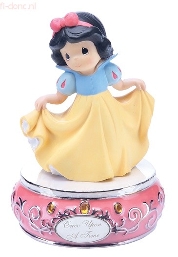 Snow White- Girl Dressed As Snow White Musical