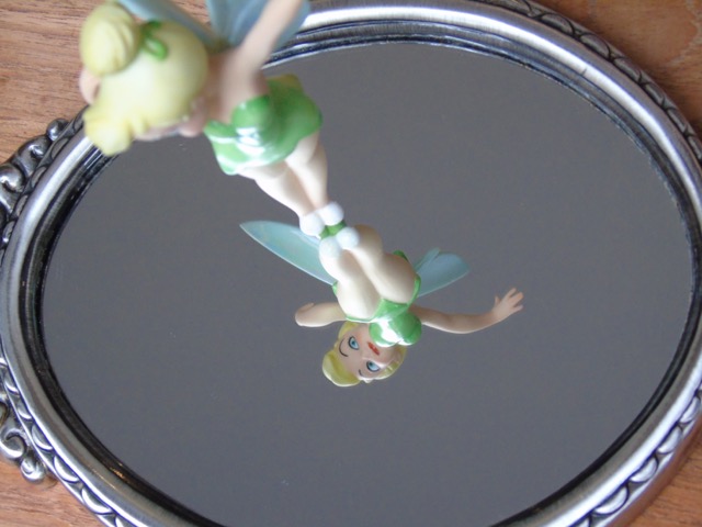 WDCC Peter Pan - Tinker Bell on mirror - Klik op de afbeelding om het venster te sluiten